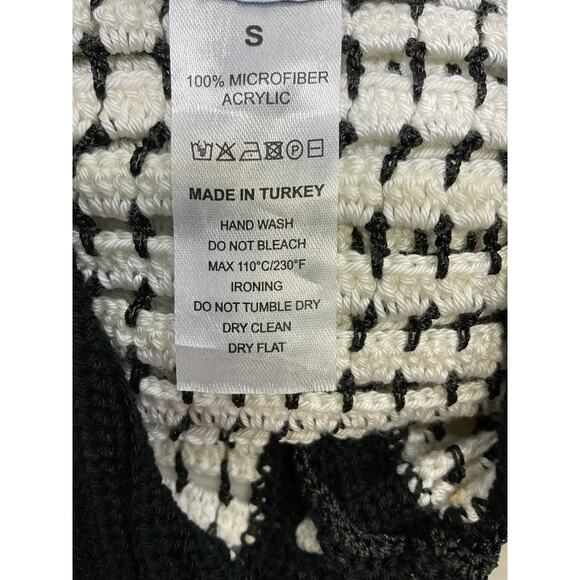 My Beachy Side Revolve Black Microfiber Acrylic Crochet Cropped Cardigan Size S - Picture 5 of 5